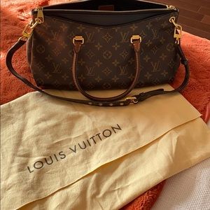Louis Vuitton Pallas Monogram Noir